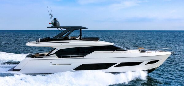 Ferretti Yachts 720