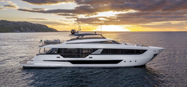 Ferretti Yachts 1000